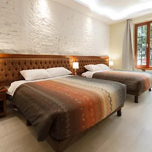 artplaza.hotelsquito.com/